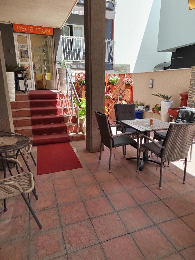 Bed And Breakfast Majesty Ni エクステリア 写真