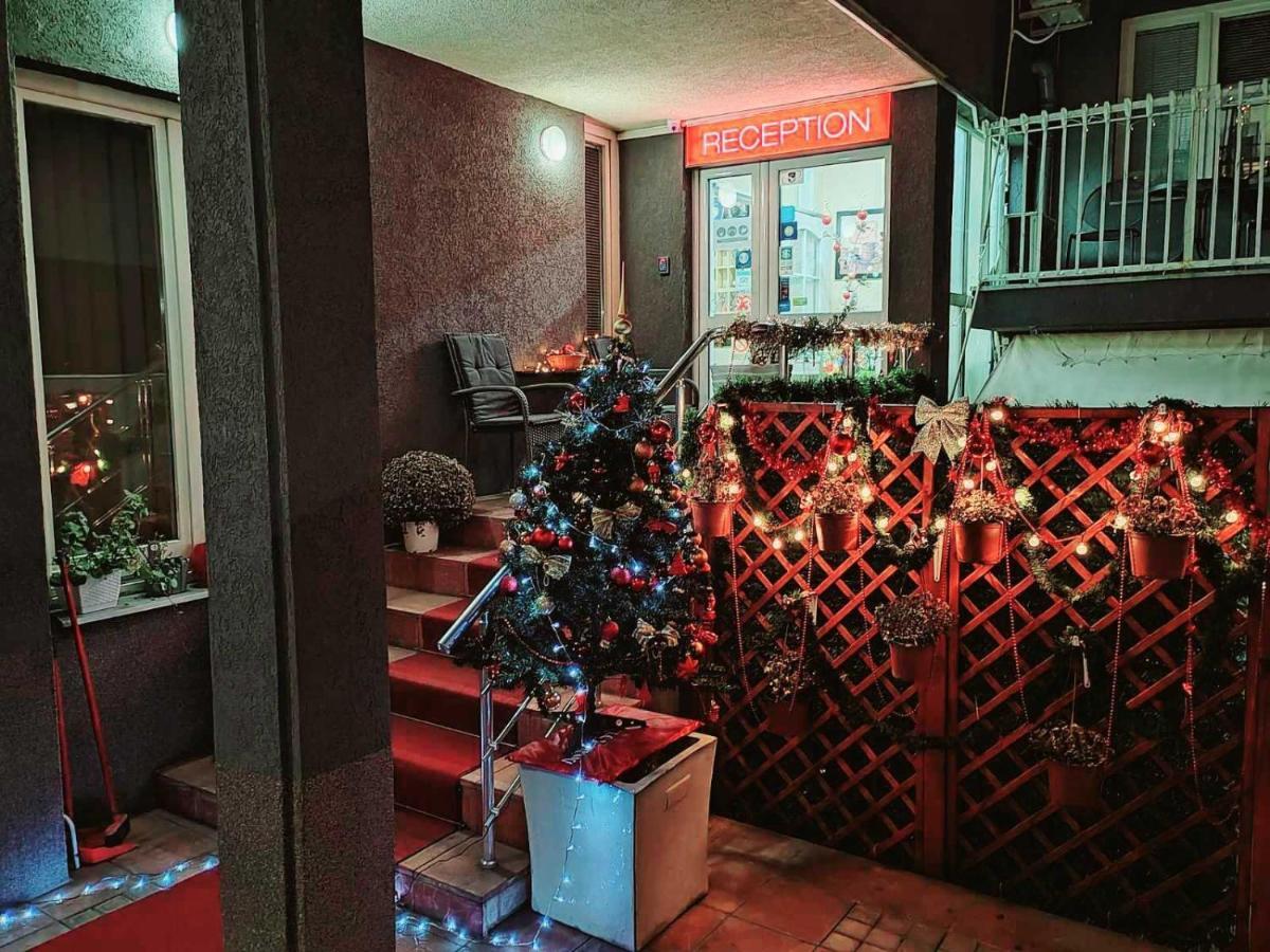 Bed And Breakfast Majesty Ni エクステリア 写真