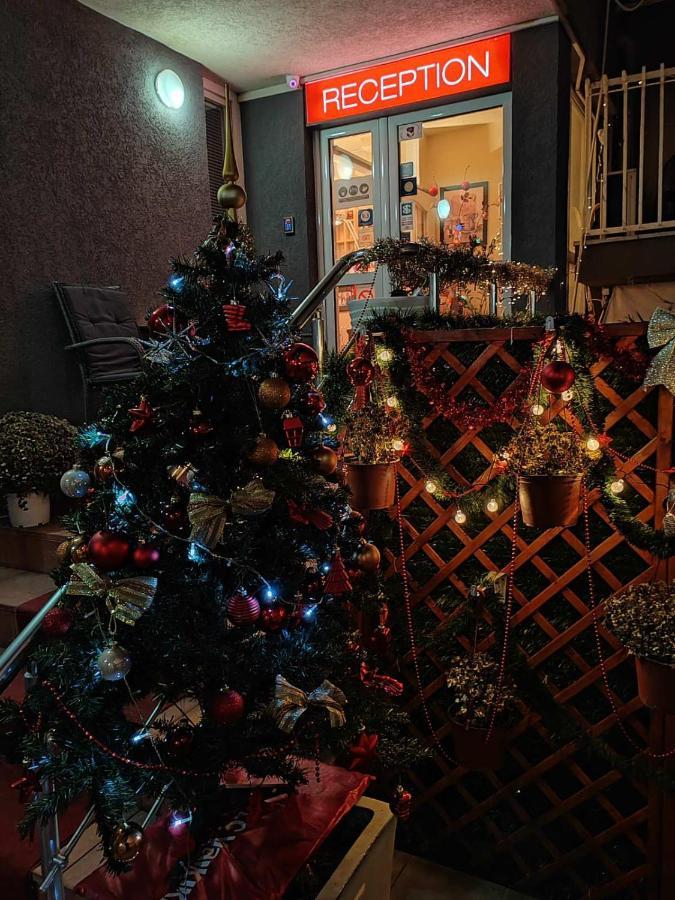 Bed And Breakfast Majesty Ni エクステリア 写真