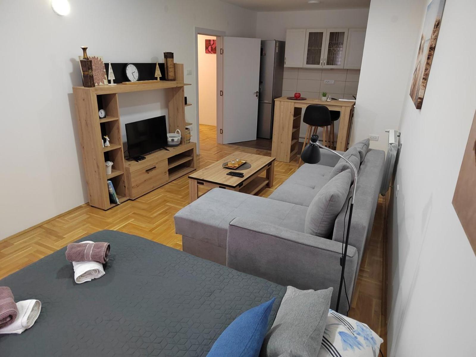 Bed And Breakfast Majesty Ni エクステリア 写真