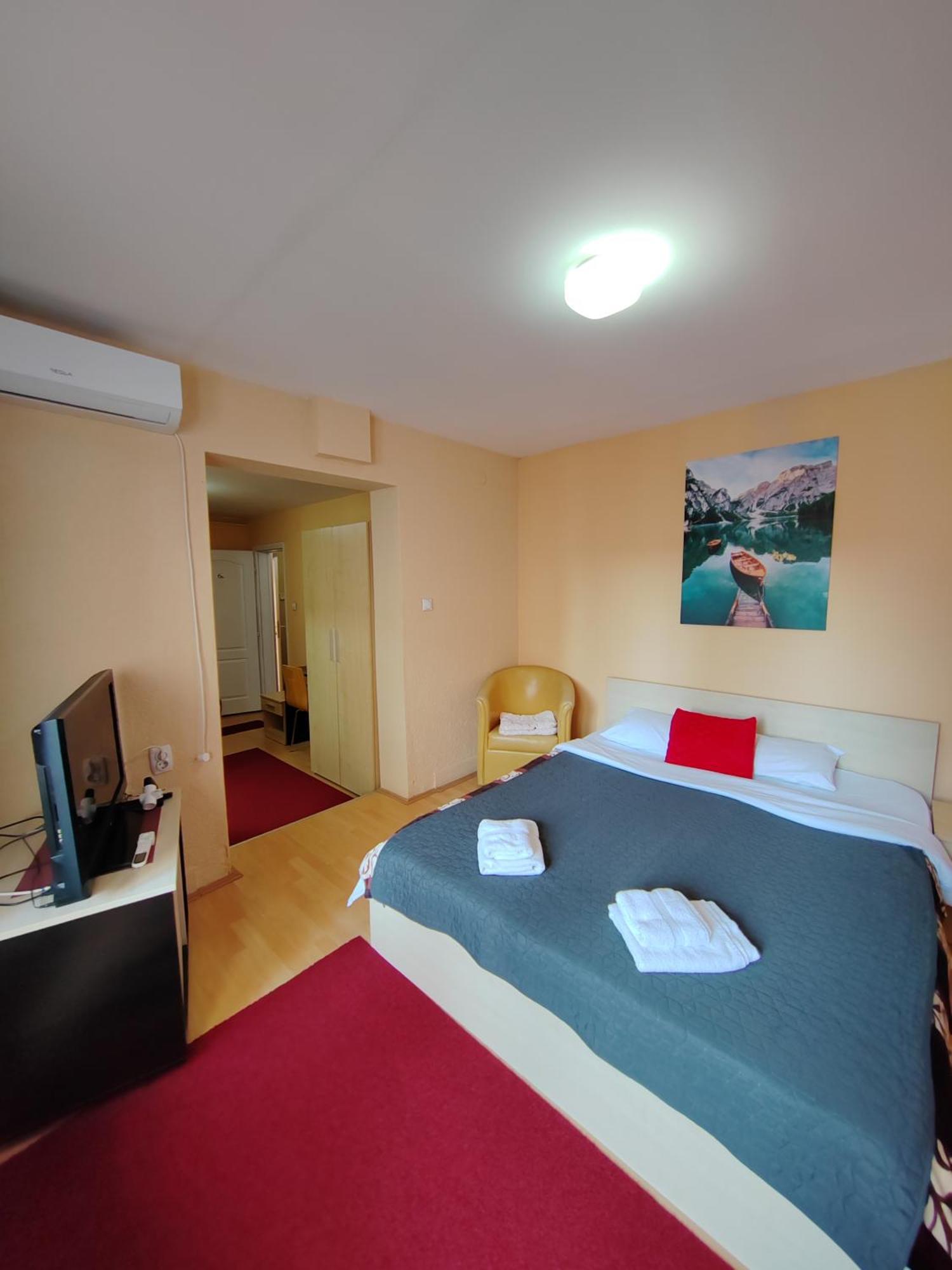 Bed And Breakfast Majesty Ni エクステリア 写真