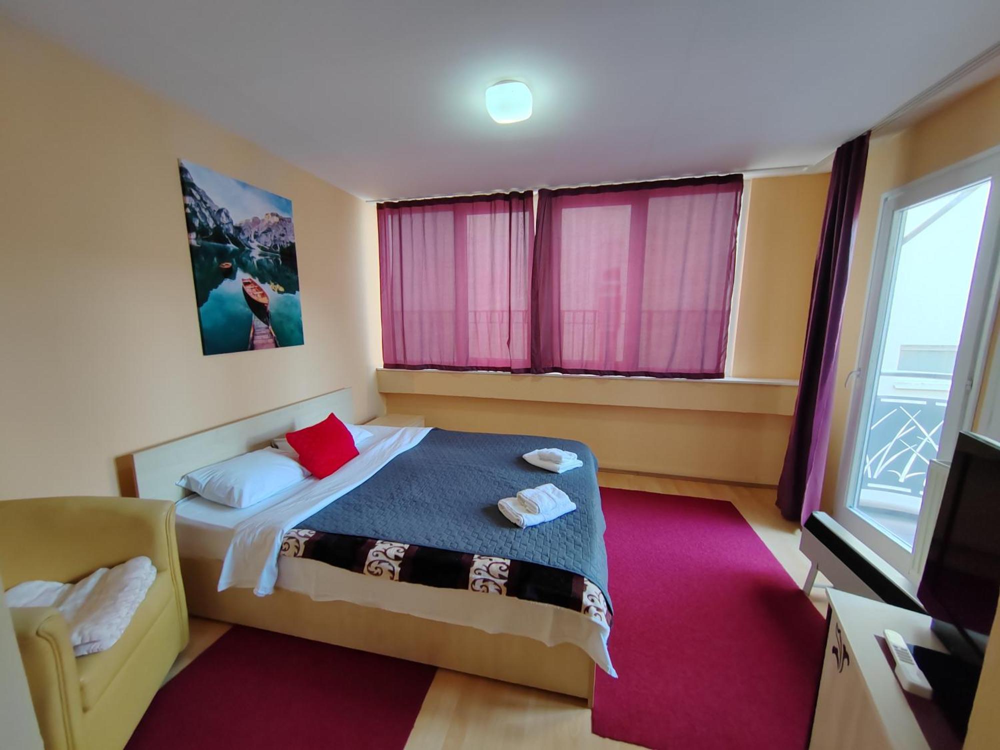 Bed And Breakfast Majesty Ni エクステリア 写真