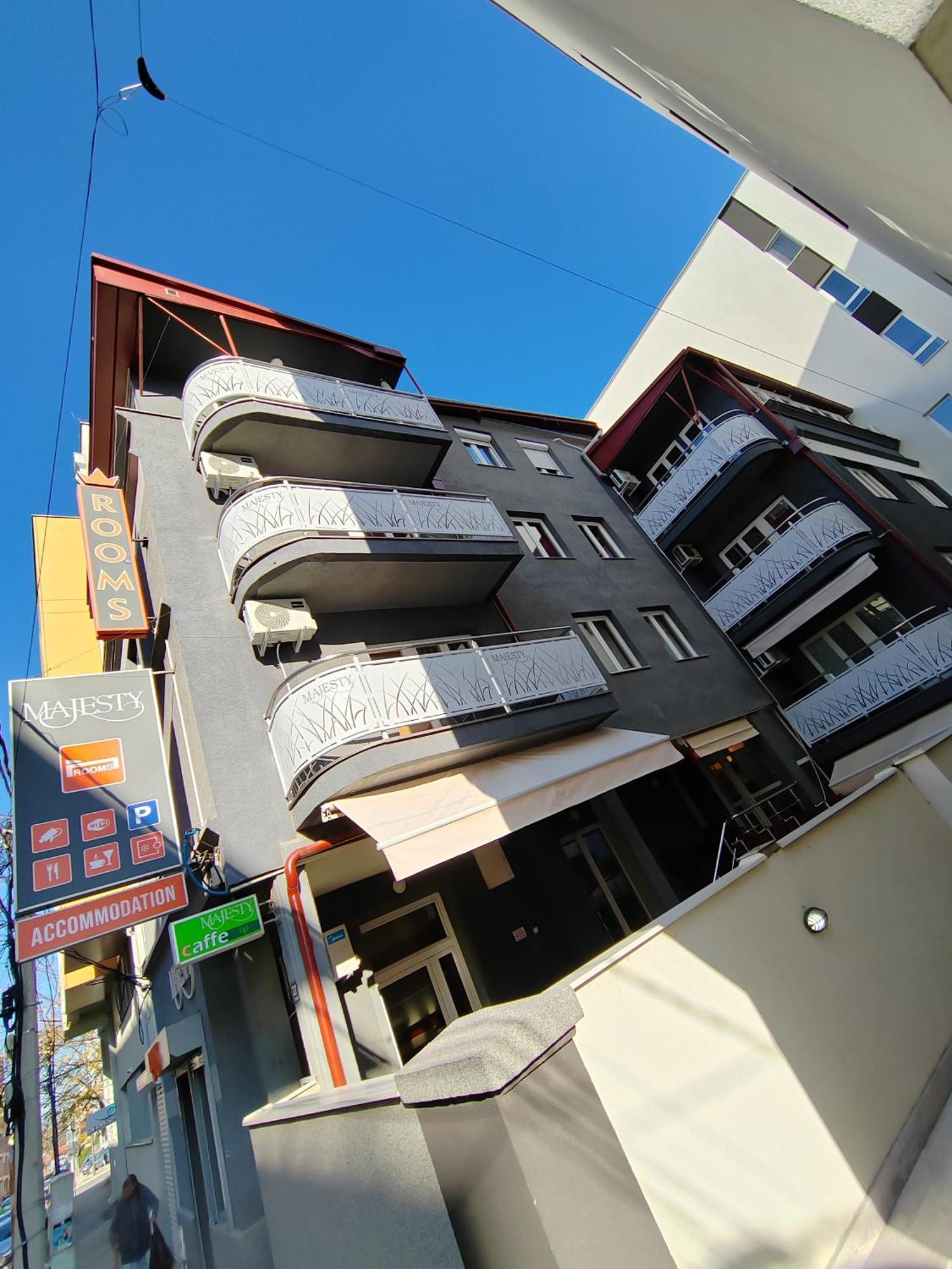 Bed And Breakfast Majesty Ni エクステリア 写真