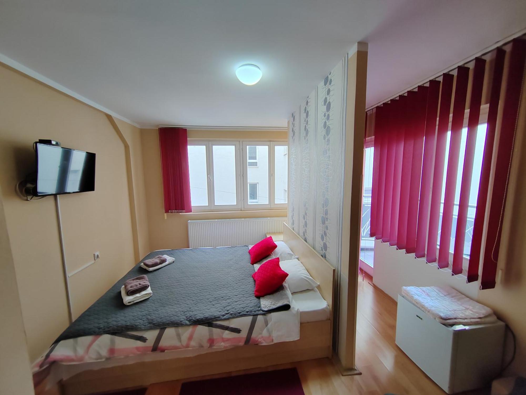 Bed And Breakfast Majesty Ni エクステリア 写真