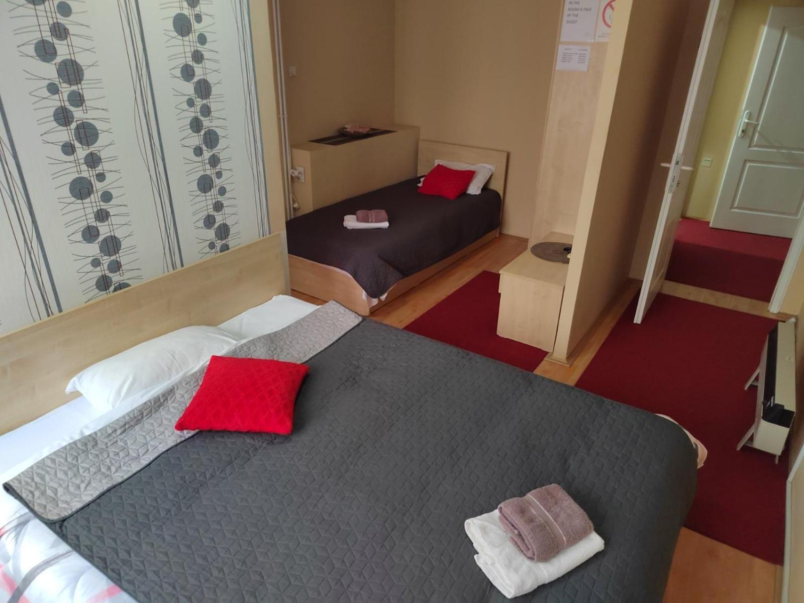 Bed And Breakfast Majesty Ni エクステリア 写真