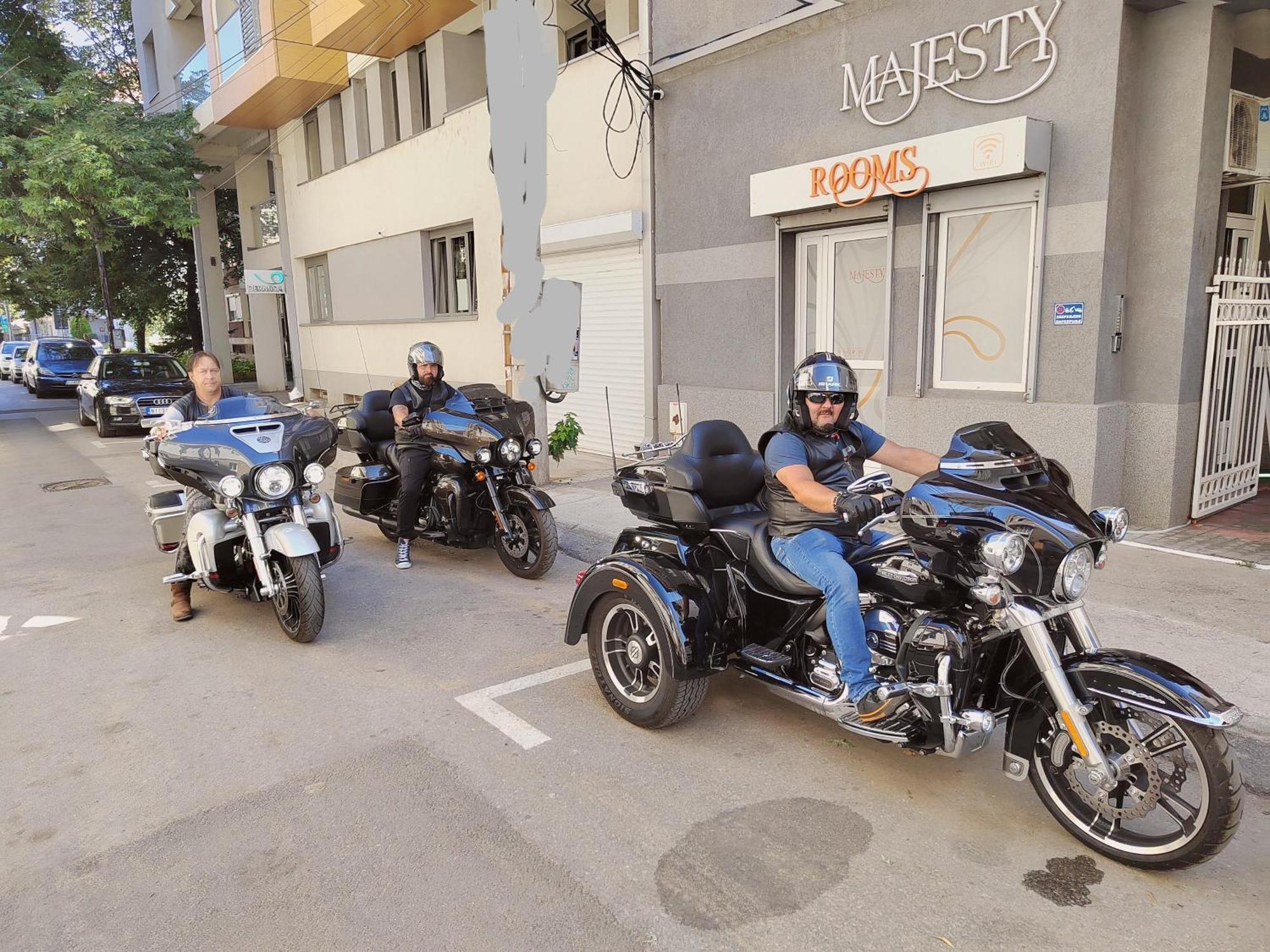 Bed And Breakfast Majesty Ni エクステリア 写真