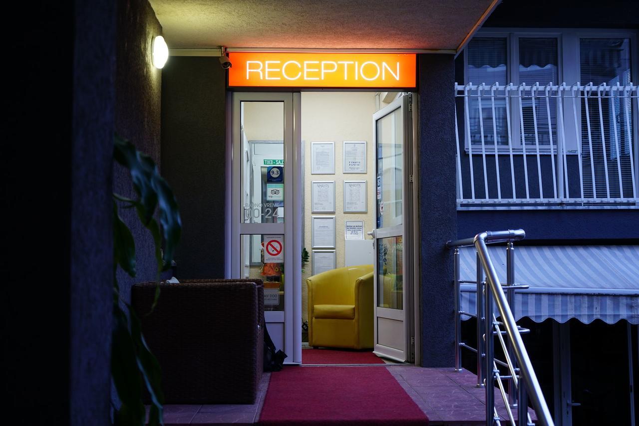 Bed And Breakfast Majesty Ni エクステリア 写真